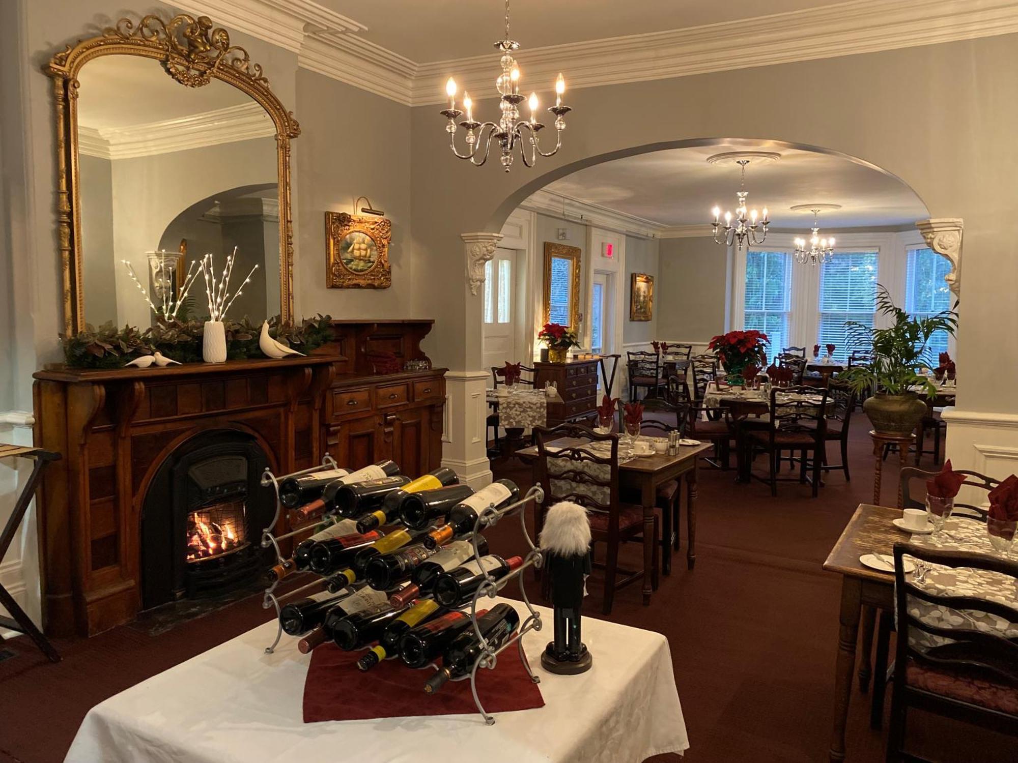 Blomidon Inn Вулфвилл Экстерьер фото